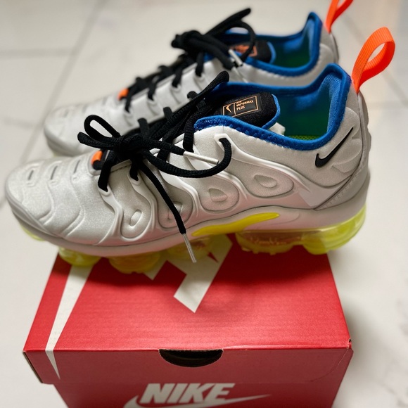 Nike Womens Air VaporMax Plus DQ4695-001 size 8 athletic sports gym running - Picture 13 of 15